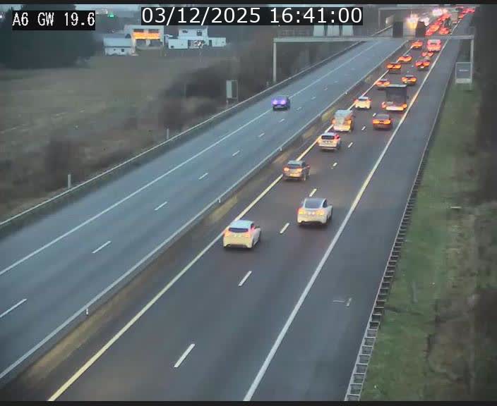 Traffic live webcam Luxembourg - Steinfort - A6 - BK 19.6 - direction Belgique