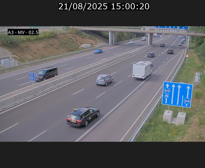 Webcam autoroute A3 au Luxembourg à proximité de la Croix de Gasperich. Vue orientée vers Luxembourg