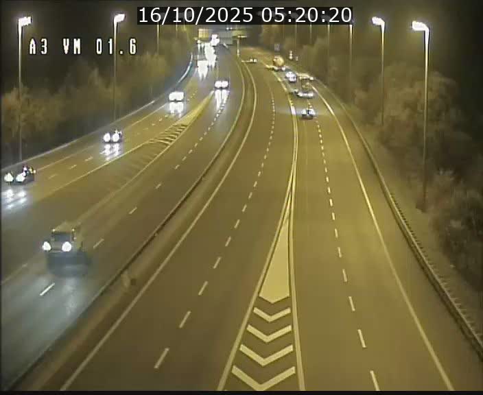 Traffic live webcam Luxembourg - Croix de Gasperich - A3 - BK 1.6 - direction France/Aire de Berchem