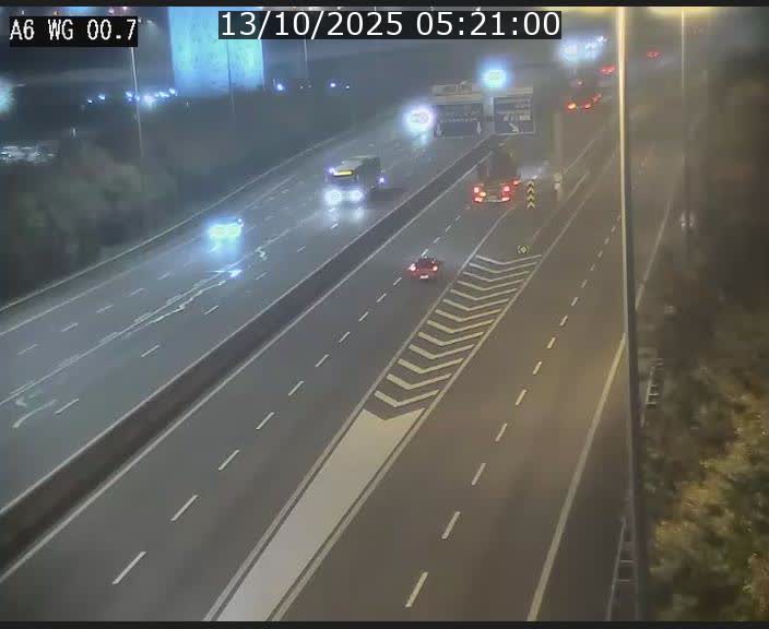 Traffic live webcam Luxembourg Croix de Cessange - A6 - BK 0.7 - direction A3 France