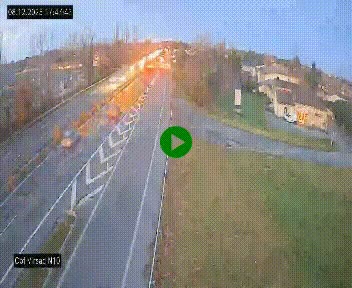 Vue en direct de l'autoroute A10 grâce à un drône situé au-dessus du péage de Virsac