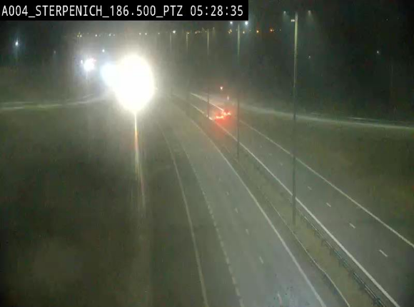 Webcam E411 à Sterpenich en Belgique près de la frontière du Luxembourg. Vue orientée vers Bruxelles