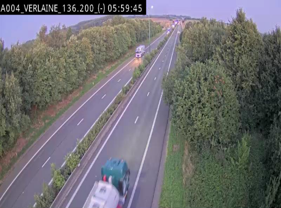Webcam sur l'E411 à hauteur du pont surplombant la N40, à proximité de la sortie 26 Verlaine - Libramont-Chevigny. Vue orientée vers Namur
