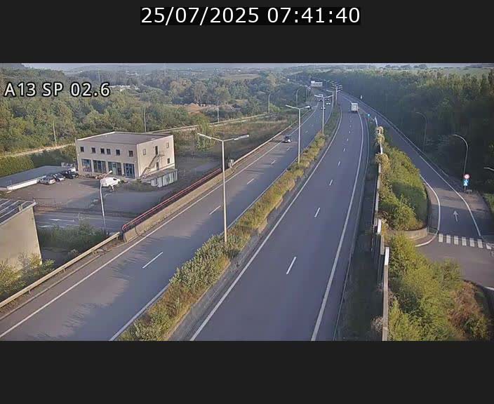 Traffic live webcam Luxembourg Sanem - A13 direction Pétange - BK 2.6