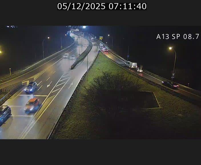 Traffic live webcam Luxembourg Jonction Lankelz - A13 direction Pétange - BK 8.7 