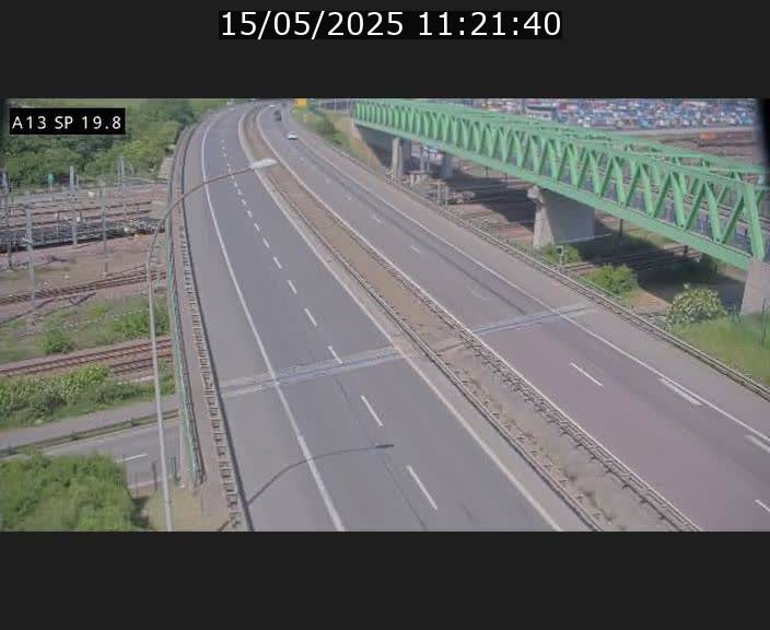 Traffic live webcam Luxembourg Croix de Bettembourg - A13 direction Esch-sur-Alzette - BK 19.8