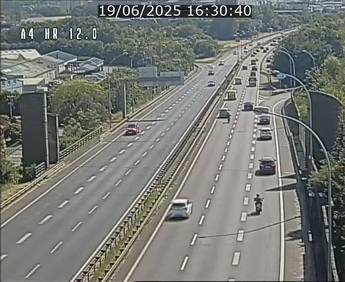 Traffic live webcam Luxembourg Jonction Foetz - A4 - BK 12.0 - direction Esch sur Alzette