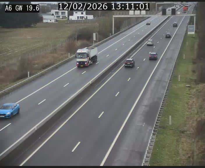 Traffic live webcam Luxembourg - Steinfort - A6 - BK 19.6 - direction Belgique