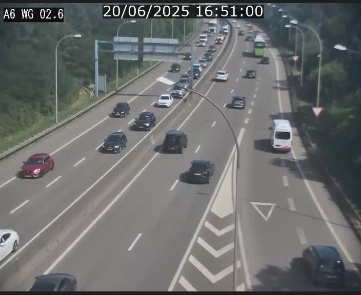 Traffic live webcam Luxembourg Croix de Cessange - A6 - BK 2.6 - direction France/Allemagne