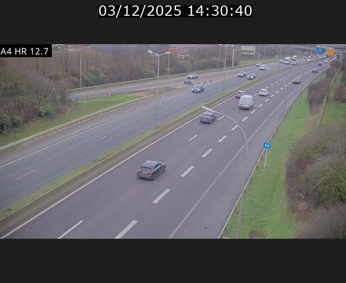 Traffic live webcam Luxembourg Esch sur Alzette - A4 - BK 12.7 - direction Esch-Belval