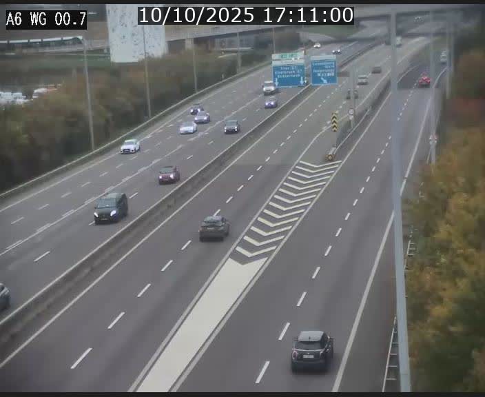 Traffic live webcam Luxembourg Croix de Cessange - A6 - BK 0.7 - direction A3 France