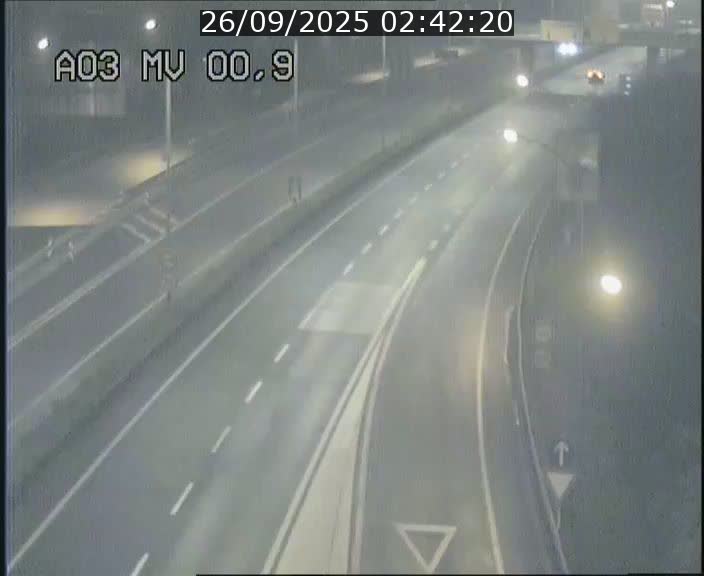 Traffic live webcam Luxembourg Croix de Gasperich - A3 - BK 0.4 - direction Luxembourg