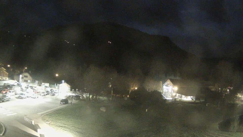 Webcam au niveau de la mairie du village du Bourg d'Oisans, aux pieds de l'Alpe d'Huez et aux portes du parc des Écrins