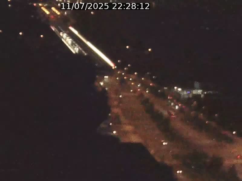 Webcam sur l'avenue John Fitzgerald Kennedy (N51) avec vue sur le Pont rouge (Pont Grande Duchesse Charlotte), l'arrêt Pfaffenthal et l'entrée du quartier Kirchberg