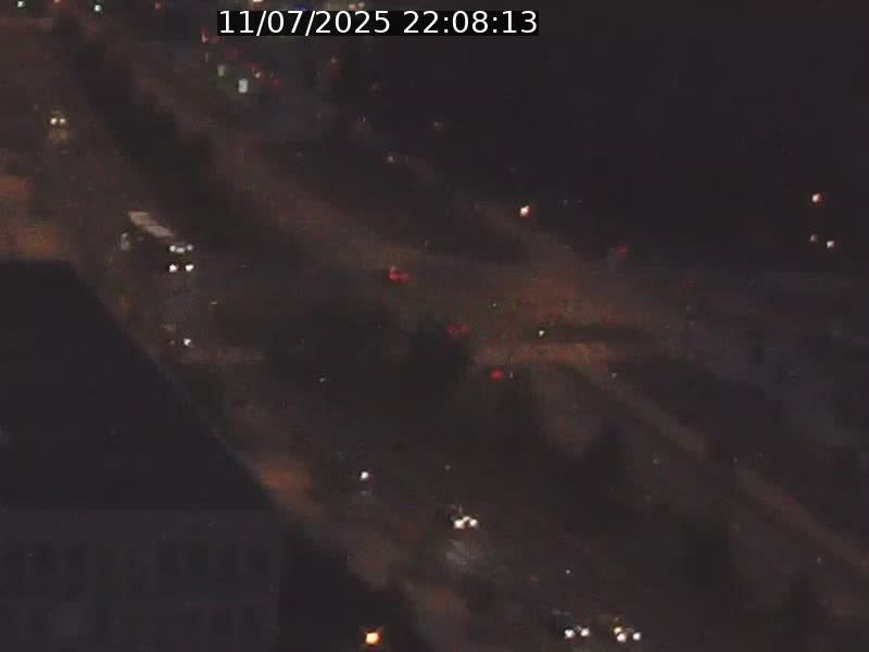 Webcam sur l'avenue John Fitzgerald Kennedy (N51) avec vue sur le Pont rouge (Pont Grande Duchesse Charlotte), l'arrêt Pfaffenthal et l'entrée du quartier Kirchberg
