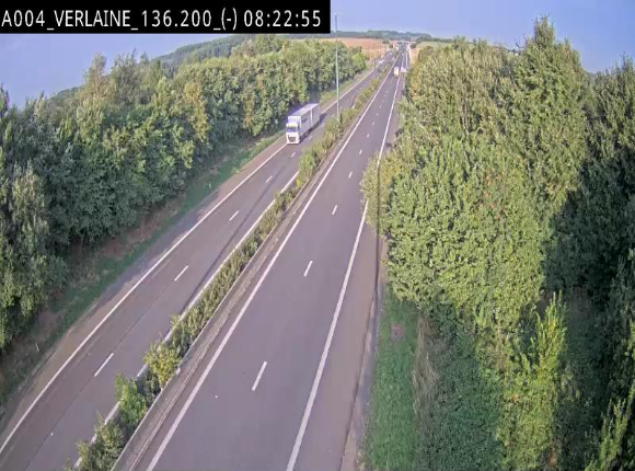 Webcam sur l'E411 à hauteur du pont surplombant la N40, à proximité de la sortie 26 Verlaine - Libramont-Chevigny. Vue orientée vers Namur