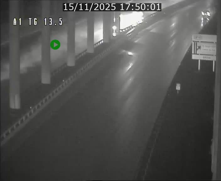 Traffic live webcam Luxembourg Senningen - A1 direction Luxembourg - BK 13.5