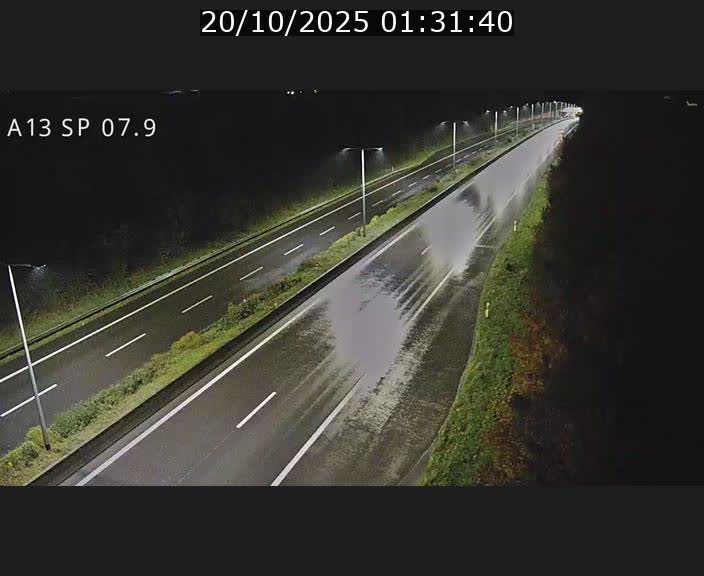 Traffic live webcam Luxembourg Jonction Lankelz - A13 direction Pétange - BK 7.9