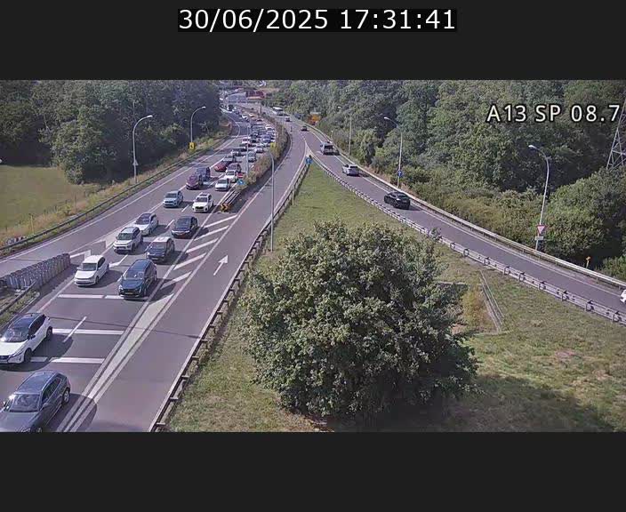 Traffic live webcam Luxembourg Jonction Lankelz - A13 direction Pétange - BK 8.7 