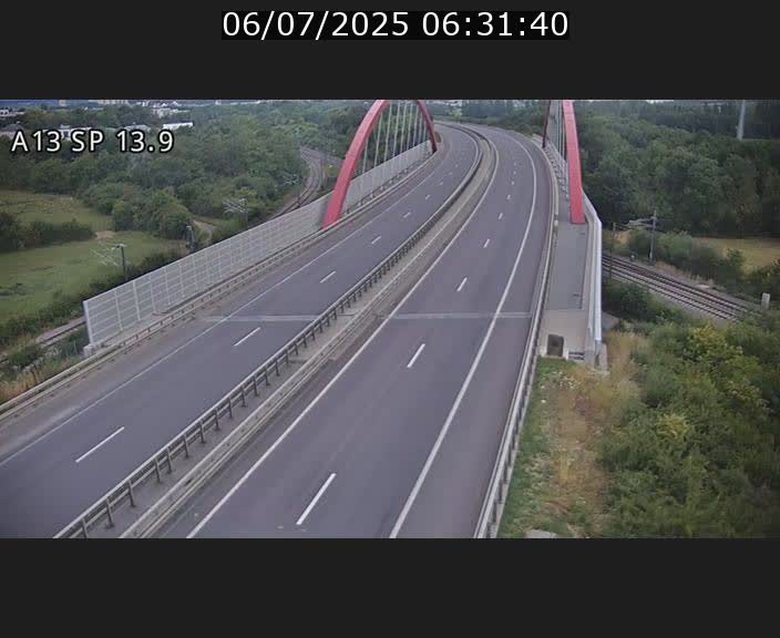 Traffic live webcam Luxembourg Kayl - A13 direction Esch-sur-Alzette/Luxembourg-ville - BK 13.9