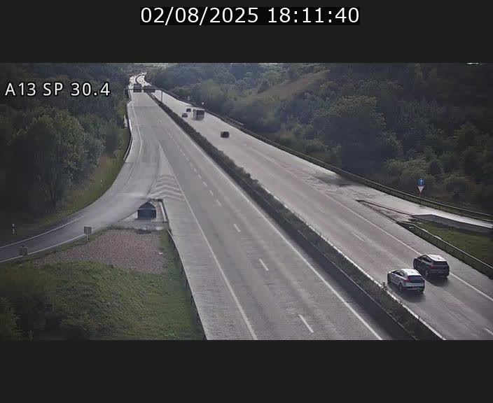 Traffic live webcam Luxembourg Altwies - A13 direction Luxembourg-ville - BK 30.4