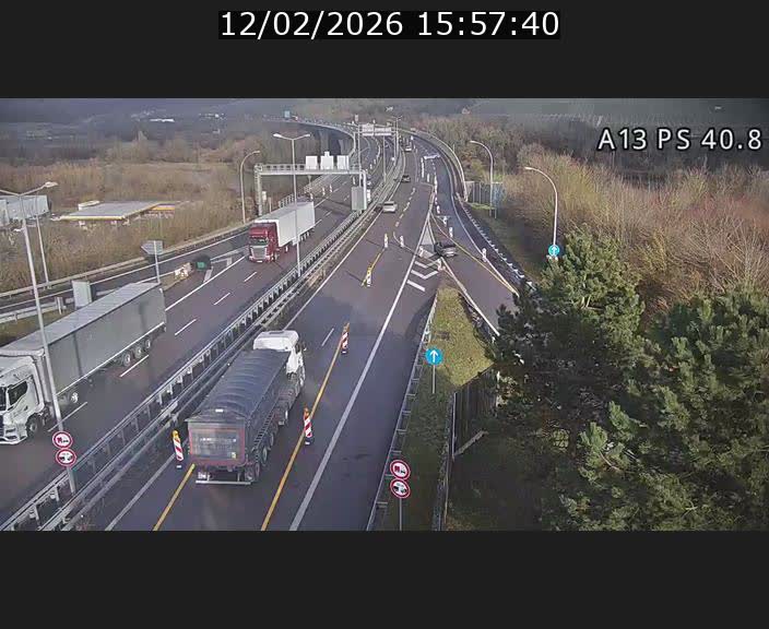 Webcam autoroute A13 à la sortie est du tunnel Markusbierg à Schengen. Vue sur le pont de la Moselle, vers l'Allemagne