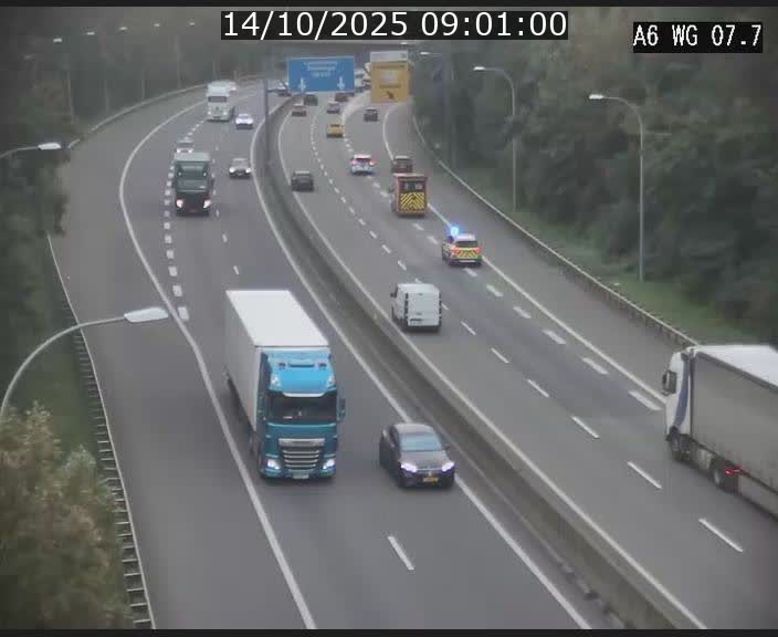 Traffic live webcam Luxembourg - Bridel - A6 - BK 7.7 - direction Belgique