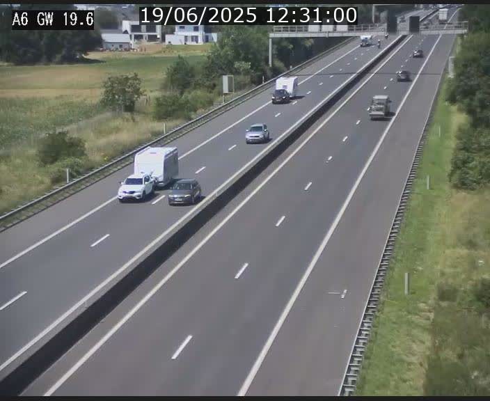 Traffic live webcam Luxembourg - Steinfort - A6 - BK 19.6 - direction Belgique