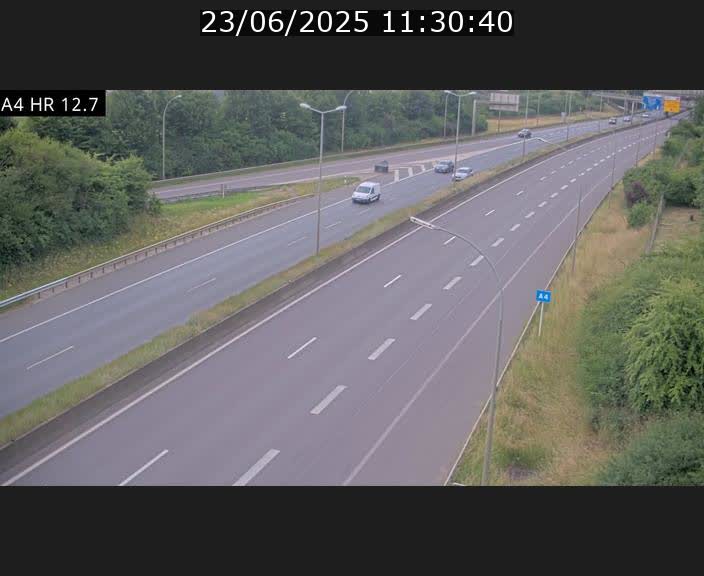 Traffic live webcam Luxembourg Esch sur Alzette - A4 - BK 12.7 - direction Esch-Belval