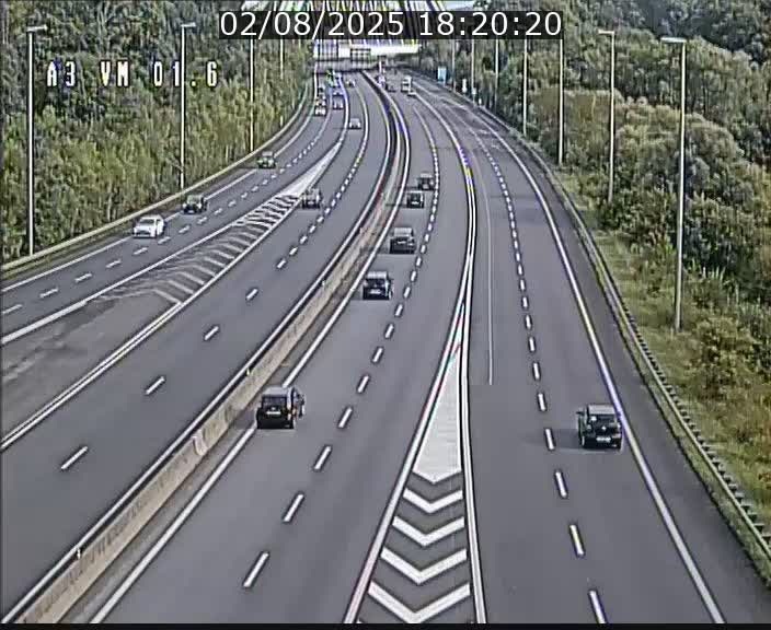 Traffic live webcam Luxembourg - Croix de Gasperich - A3 - BK 1.6 - direction France/Aire de Berchem