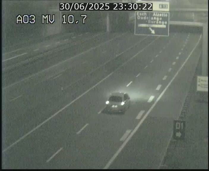 Traffic live webcam Luxembourg Croix de Bettembourg - A3 - BK 10.7 - direction France