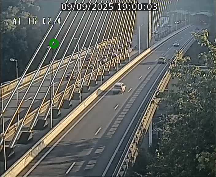 Traffic live webcam Luxembourg Sandweiler - A1 direction Luxembourg-ville - BK 2.4