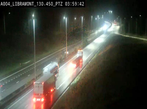 Webcam E411 à hauteur de la sortie 25 de Libramont menant vers Bouillon, Sedan et Reims via la N89. Vue orientée vers Bruxelles