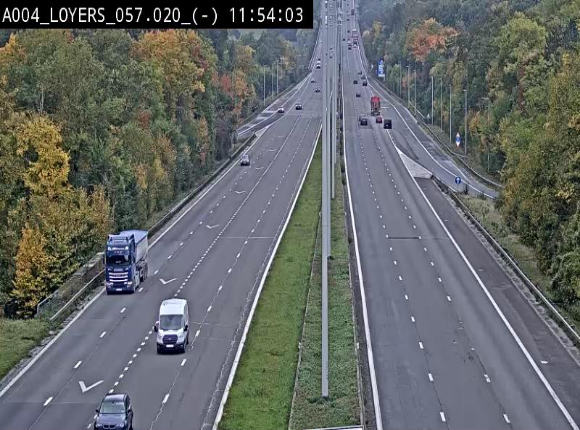 Webcam E411 au niveau du viaduc de Beez à Loyers, entre Champion et Warissoulx. Vue orientée vers Bruxelles