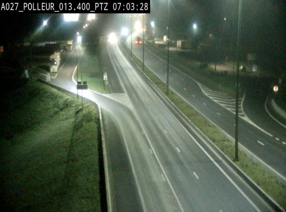 Webcam A27/E42 avec vue sur le parking de l'aire de Polleur, après le Viaduc de Polleur à Theux. Vue orientée vers Liège
