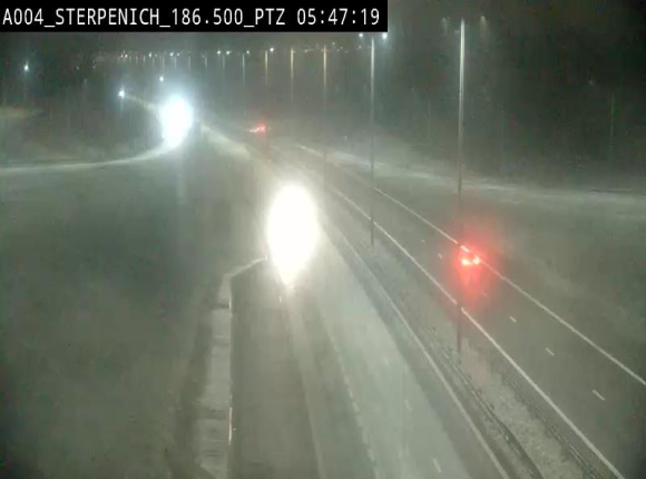 Webcam E411 à Sterpenich en Belgique près de la frontière du Luxembourg. Vue orientée vers Bruxelles