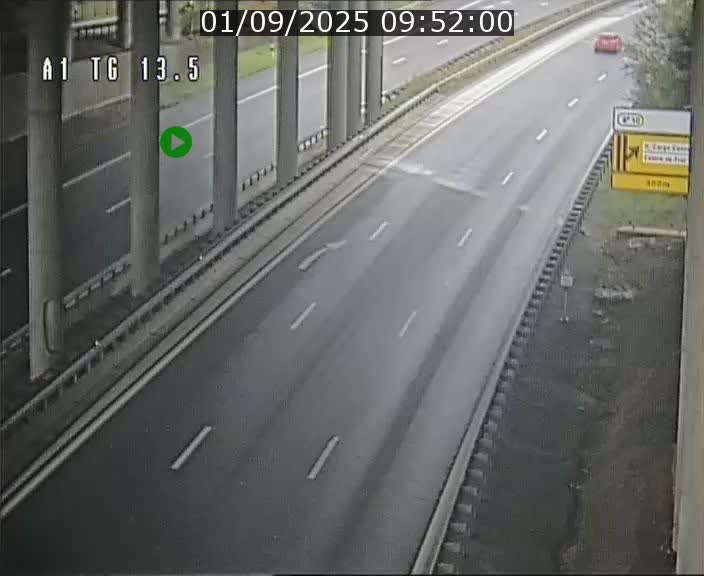 Traffic live webcam Luxembourg Senningen - A1 direction Luxembourg - BK 13.5