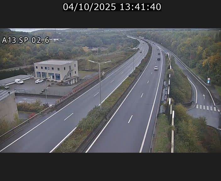 Traffic live webcam Luxembourg Sanem - A13 direction Pétange - BK 2.6