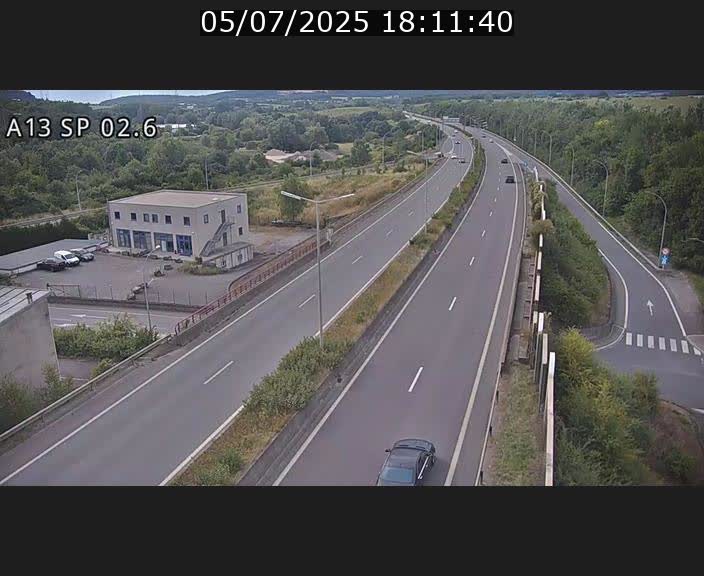 Traffic live webcam Luxembourg Sanem - A13 direction Pétange - BK 2.6