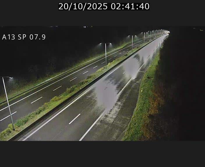 Traffic live webcam Luxembourg Jonction Lankelz - A13 direction Pétange - BK 7.9
