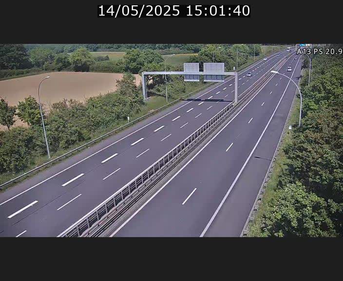 Traffic live webcam Luxembourg Croix de Bettembourg, rond-point d'Hellange - A13 direction Allemagne - BK 20.9