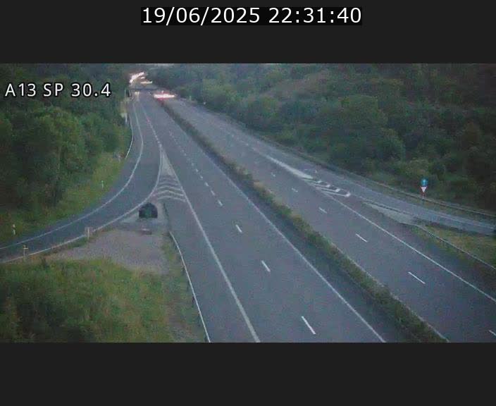 Traffic live webcam Luxembourg Altwies - A13 direction Luxembourg-ville - BK 30.4