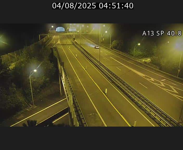Webcam avec vue sur l'entrée côté allemand du tunnel Markusbierg à Schengen. Vue orientée vers le tunnel et Bettembourg