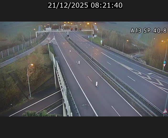 Webcam avec vue sur l'entrée côté allemand du tunnel Markusbierg à Schengen. Vue orientée vers le tunnel et Bettembourg
