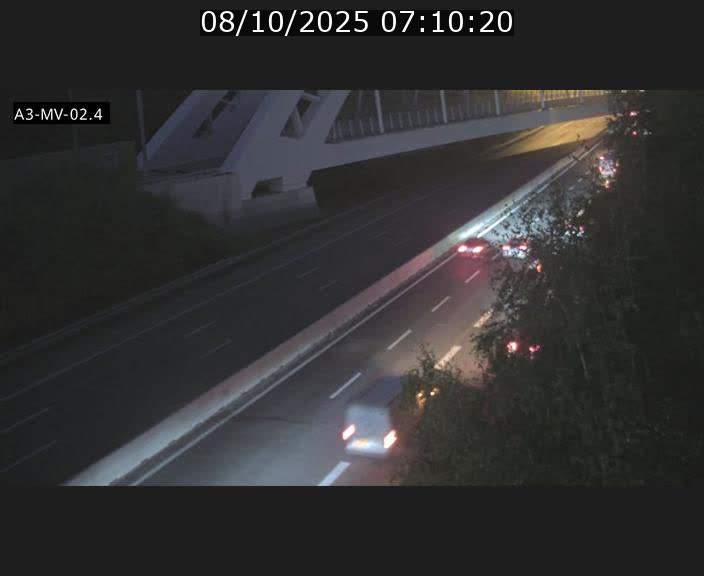 Webcam autoroute de la France (A3) au Luxembourg à Fentange, à proximité de la Croix de Gasperich. Vue orientée vers la Cloche d'Or