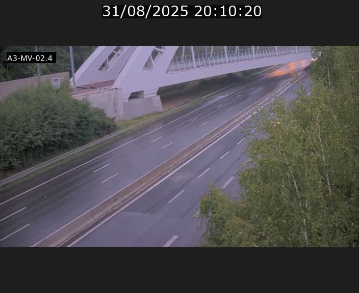 Webcam autoroute de la France (A3) au Luxembourg à Fentange, à proximité de la Croix de Gasperich. Vue orientée vers la Cloche d'Or