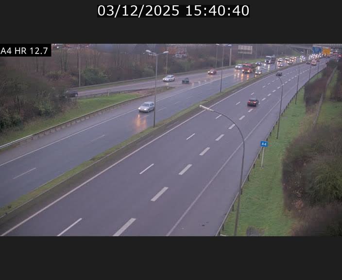 Traffic live webcam Luxembourg Esch sur Alzette - A4 - BK 12.7 - direction Esch-Belval