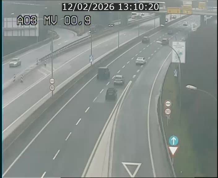 Traffic live webcam Luxembourg Croix de Gasperich - A3 - BK 0.4 - direction Luxembourg