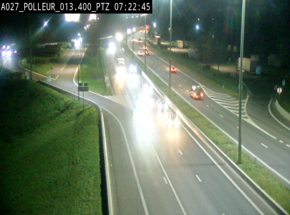 Webcam A27/E42 avec vue sur le parking de l'aire de Polleur, après le Viaduc de Polleur à Theux. Vue orientée vers Liège