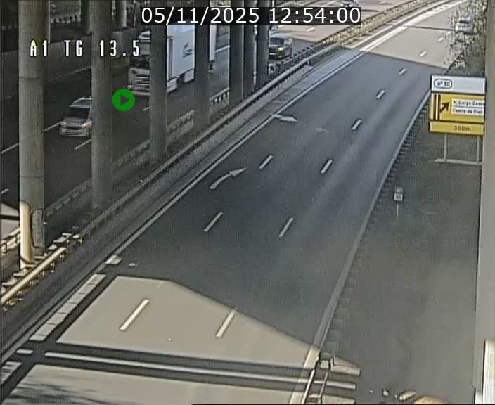 Traffic live webcam Luxembourg Senningen - A1 direction Luxembourg - BK 13.5